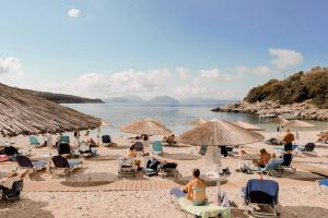 Kristallklares Wasser des Ionischen Meeres - Ammoussa Beach
